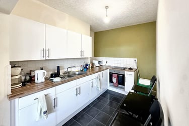 4 bed flat, Seymour Avenue, Lipson, Plymouth, PL48RB - Image 4